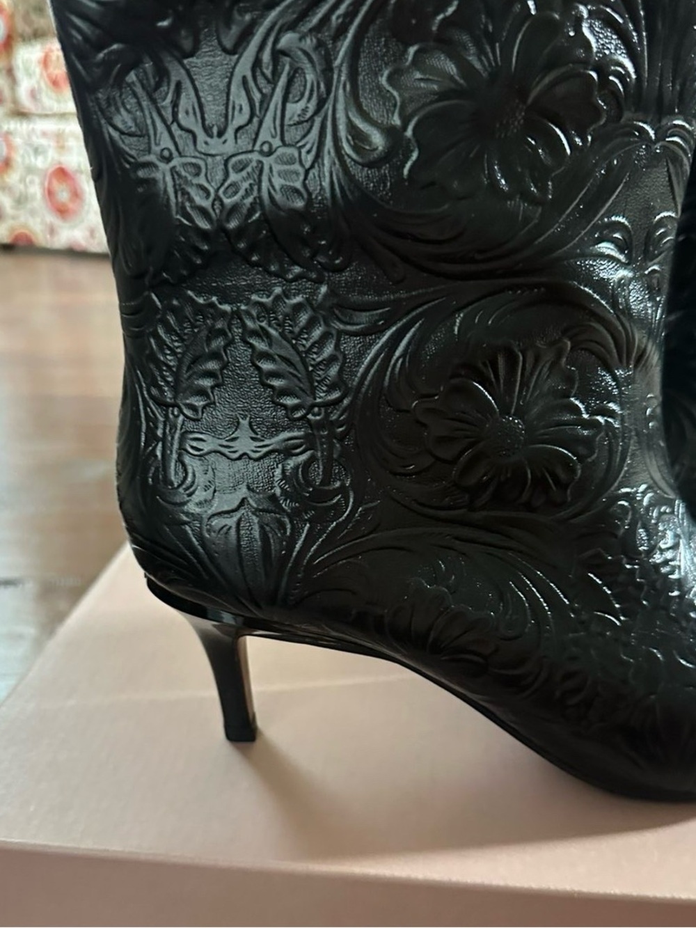 Franco Sarto Amari Floral Embossed Pointed
Toe Boot black size 8 New - Picture 9 of 16